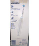 Oral-B iO Series 3 Rechargeable Electric Toothbrush - Matte White - £26.38 GBP