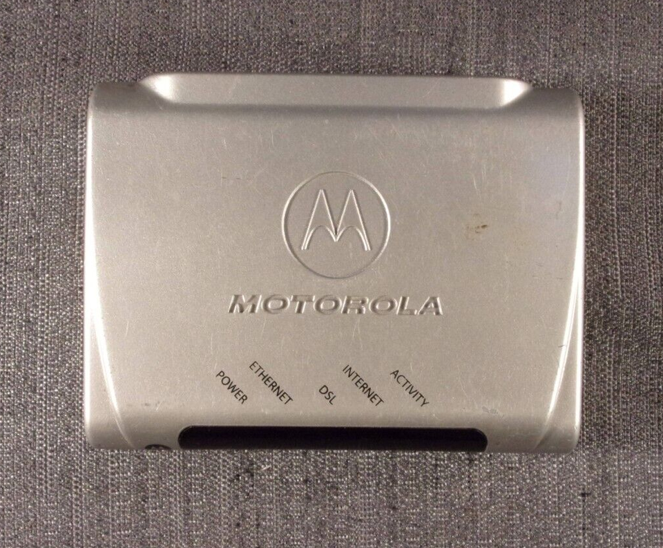 MOTOROLA SILVER E141744 INTERNET MODEM/ROUTER - $17.59