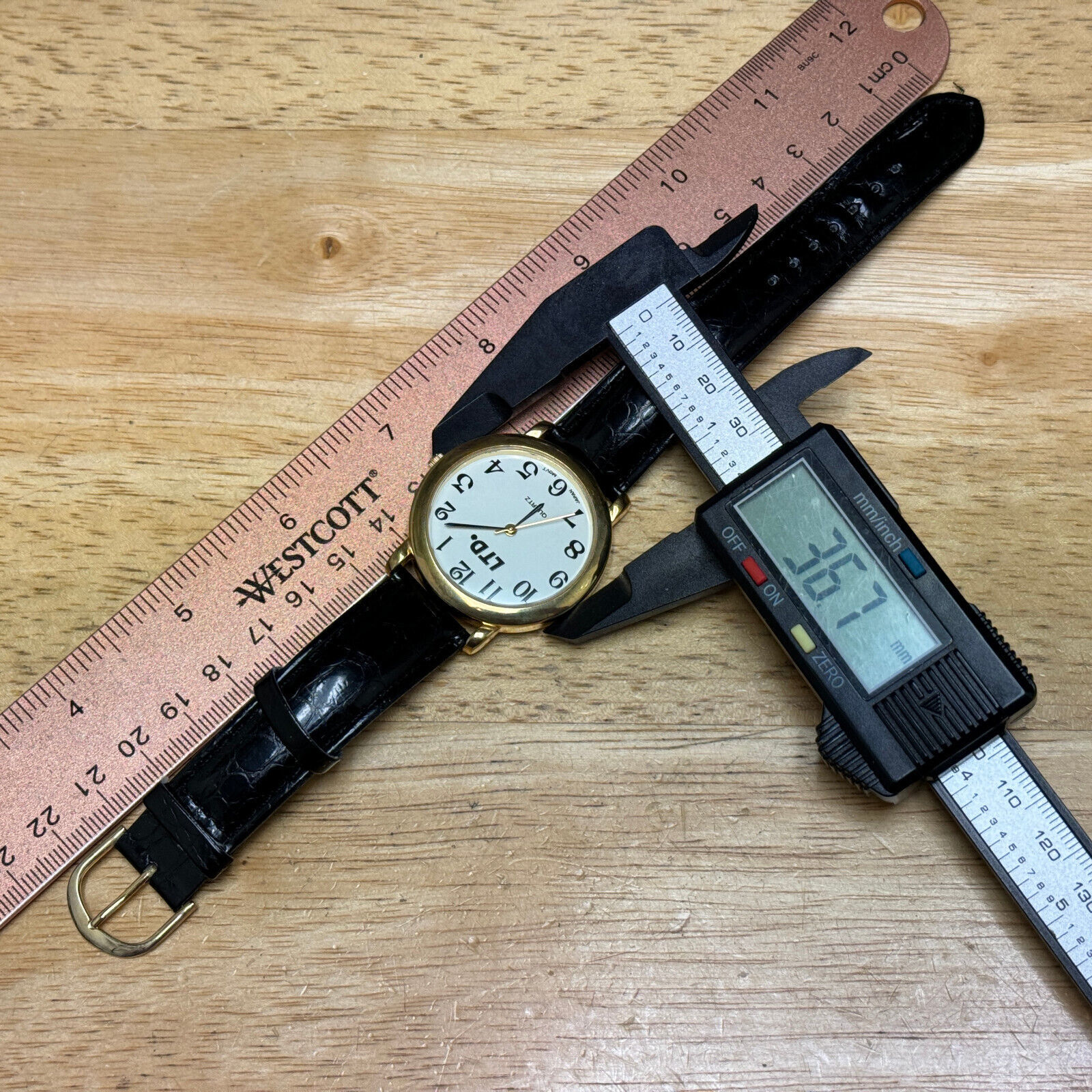 LTD Quartz Watch Men Gold Tone Japan Movt and 50 similar items LTD Quartz Watch Men Gold Tone Japan Movt and 50 similar items