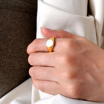 Peri&#39;sBox Minimalist Wide Round Natural Shell Rings Gold Color Open Finger Ring  - £8.49 GBP