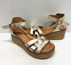 MIZ MOOZ WOMEN&#39;S SIDE CLOSURE  WEDGE PLATFORM SANDALS GOLD 37EU / 7US  #... - $2,341.49 MXN