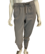 Lululemon Women&#39;s Joggers Taupe Size 6 - $39.08 CAD