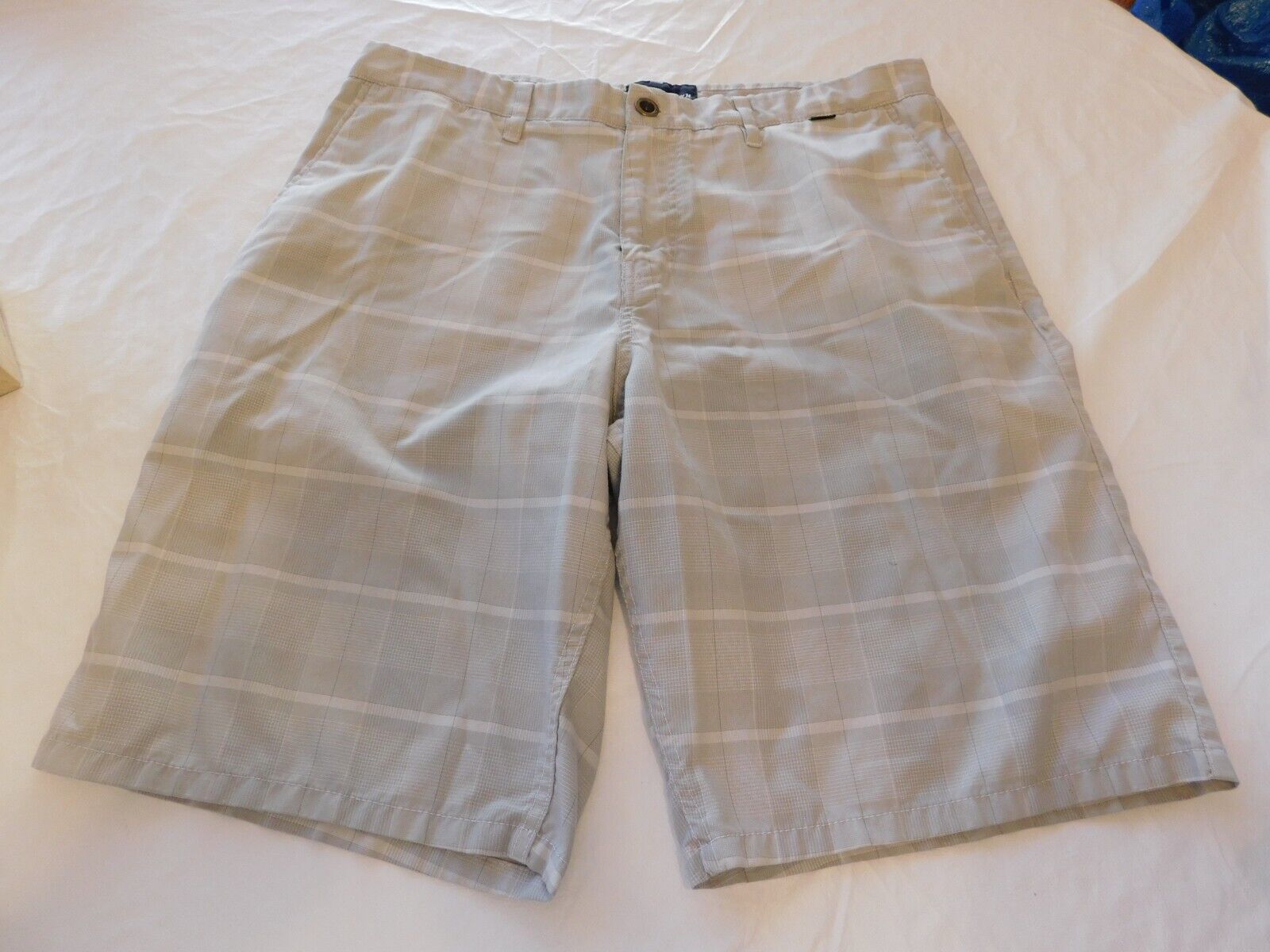 Hurley Men&#39;s Shorts Casual Walking Short Size 36 Grey Plaid *Spot Pre-owned - $15.43