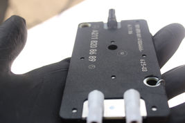 2006-2009 MERCEDES BENZ CLS550 W219 RADIO ANTENNA BOOSTER AMPLIFIER MODULE J299 image 6