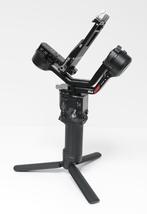 DJI RS 4 3-Axis Gimbal Stabilizer for Cameras (CP.RN.00000343.04) image 3