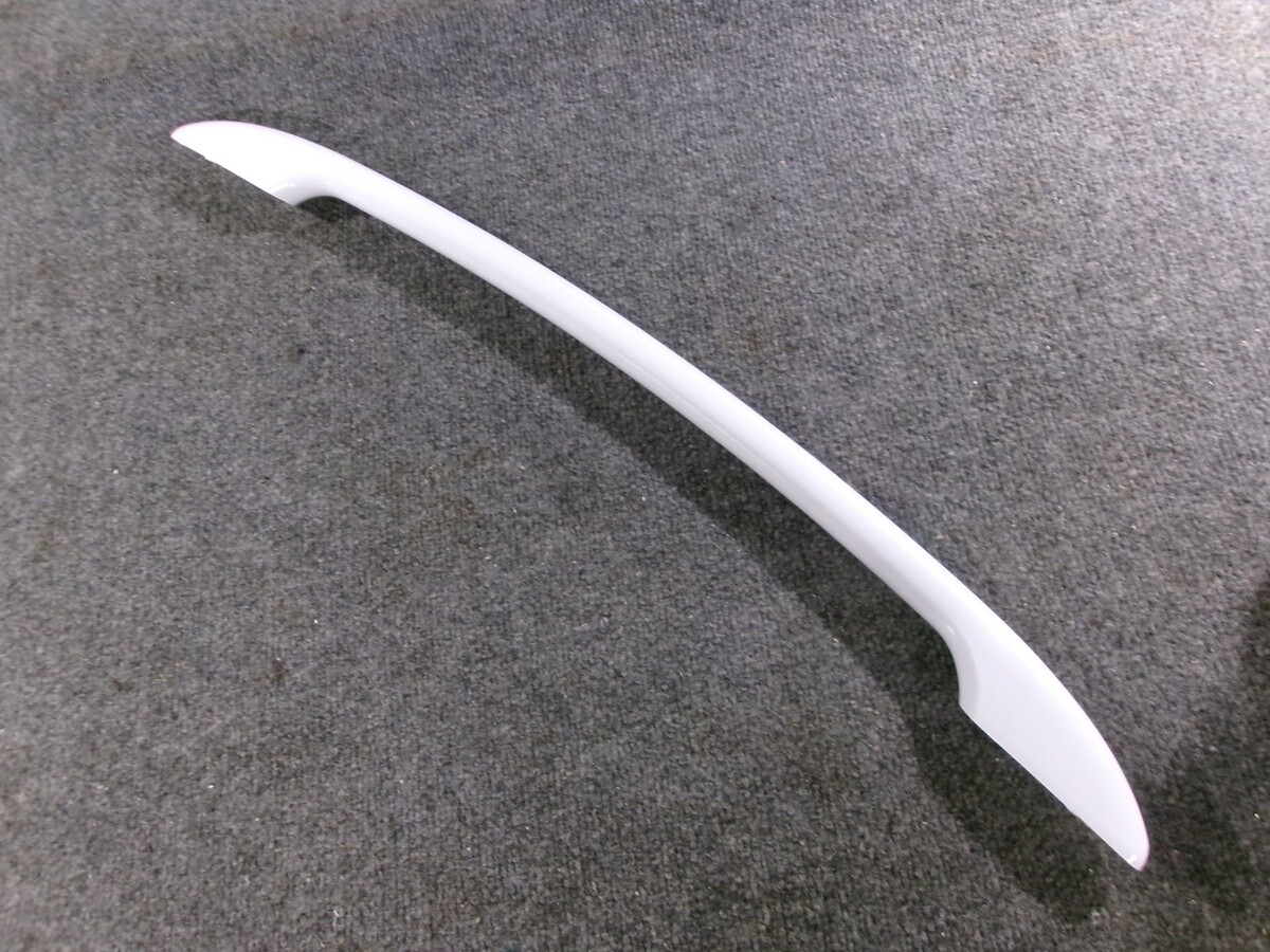 WB15T10141 GE RANGE OVEN DOOR HANDLE  -  WHITE - $35.00