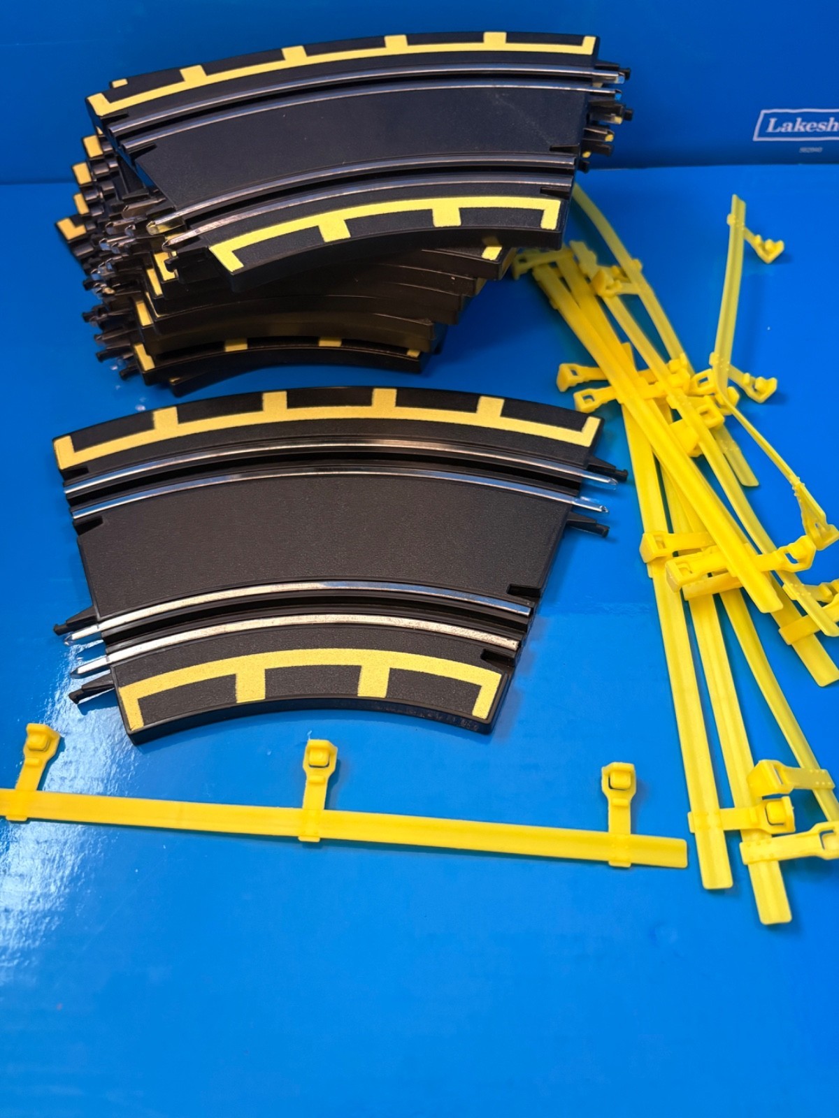 11 Sections Of Toys R Us Fast Lane Slot Car Curved Track - $17.82
