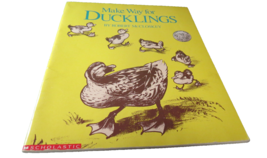 Make Way for Ducklings Children&#39;s &quot;Big Book&quot; First Scholastic Printing Paperback - £13.86 GBP