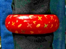 Fabulous Red &amp; Yellow Painted Wooden Bangle Bracelet 1970s vintage - £11.84 GBP