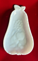 White Pear-Shaped Milk Glass Dish Vintage Mid-Century Modern - $434.70 MXN
