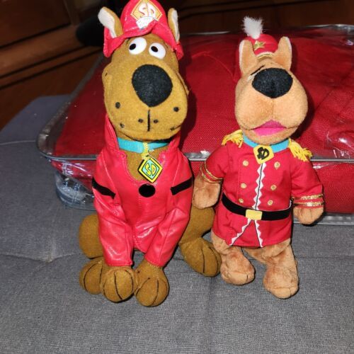 Vintage 1998 Scooby-Doo Nutcracker (marching band)& Fireman Plush Warner Brother - £7.62 GBP