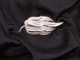Coro Silvertone Leaf Pin Brooch Vintage 1950s-60&#39;s Signed - £16.10 GBP