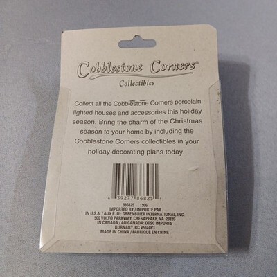 Cobblestone Corners Christmas Village Miniature Accessories Tree, Lamp Posts,   Item image 6