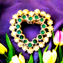 1950s vintage heart brooch with clear and green rhinestones - £38.63 GBP