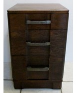 Mid-Century Modern Walnut Three-Drawer Nightstand in Style of Robsjohn-G... - €512,62 EUR