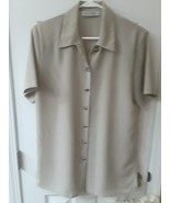 Women&#39;s Top, Crinkle Size 12 with Collar and Metal buttons down the Front - $7.00