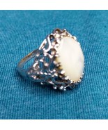 Vintage Silver Tone with Oval Mother of Pearl Ring sz 7 - £13.20 GBP