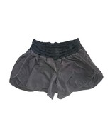 Lululemon Tracker Short V Low-Rise (4-Way Stretch) 4” Size 10 Black - $396.17 MXN