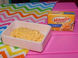 Our Generation Macaroni and Cheese Mini Brand Velveeta Mac and Cheese Lot Food - £7.11 GBP