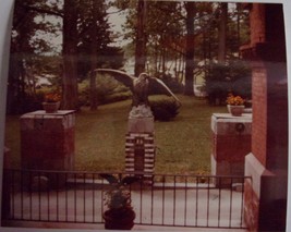 Vintage Wilson Castle Eagle Statue Proctor Vermont 1984 Color Photo - £1.58 GBP