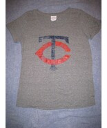 Minnesota Twins T-Shirt T-Shirt Women&#39;s T-Shirt-
show original title

Or... - $185.88 CAD