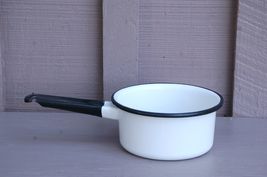 Vintage Graniteware / Enamelware Sauce Pan Primitive Kitchen Tool White ... - $14.84