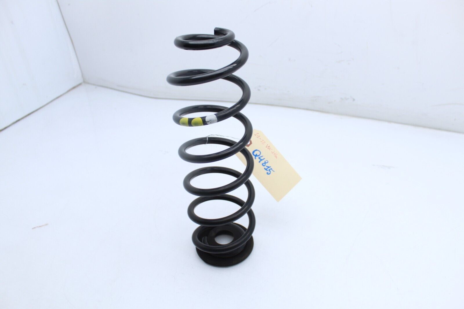 Primary image for 05-18 VOLKSWAGEN JETTA REAR COIL SPRING Q4815