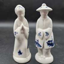Churchill England Blue Willow China Asian Figural Salt &amp; Pepper Set - RARE - £23.75 GBP