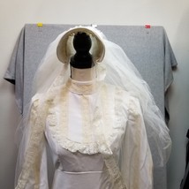 Vintage Wedding Dress w Long Veil and Lace Modest 1975 28&quot; waist - £83.91 GBP