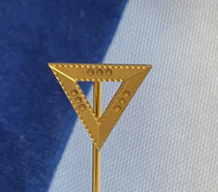 Vtg 14K Yellow Gold Triangle Stick Pin 1.7g Fine Jewelry Hat Lapel - £110.49 GBP