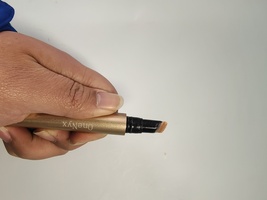 OneNyx Concealer pen,Portable Pen-Style Design image 3