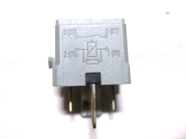 MERCEDES-BENZ/HELLA/ MULTIPURPOSE 4 PRONG RELAY image 2