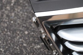 11-16 Chrysler Town & Country Gril Grill Grille Chrome OEM  image 5