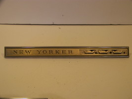 1965 Chrysler New Yorker Emblem #2528446 - £88.00 GBP