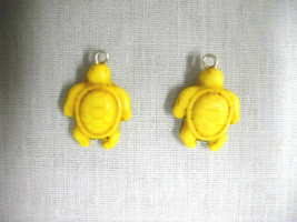 New Honu Sea Turtle Sunshine Yellow Howlite Dangling 2 Sided Charm Drop Earrings - £3.19 GBP