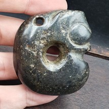 Antique Black Magnetic Stone mysterious animal carving Stone Bead Amulet MG-9-8 - £46.35 GBP