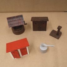 Vintage O Gauge Model Train Accessories Outhouse Well Water Pump Chopping Block - £11.88 GBP