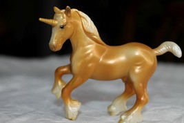Breyer Stablemate Unicorn Yellow Gold Draft Horse &#39;20 Surprise Walmart Blind Bag - £5.42 GBP