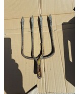 Vintage Rustic 4 Tine,spade, Prong Pitch Hay Fork Primitive Farm Tool Head - $19.59