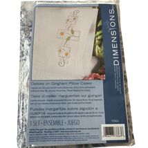 Dimensions Daisies on Gingham 2 Stamped Cross Stitch Pillowcases 73363 N... - €16,87 EUR