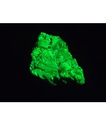 4.4 Gram  Meta-autunite Crystal, Fluorescent Uranium Ore - €46,90 EUR