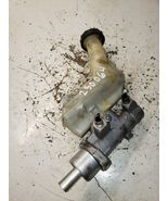 Brake Master Cylinder Hatchback Fits 10-12 VERSA 1337403 - $902.57 MXN