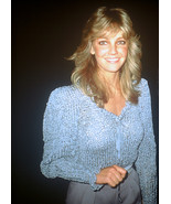 HEATHER LOCKLEAR 1980’s crocheted top &amp; slacks color 7x10 candid photo - $152.12 MXN