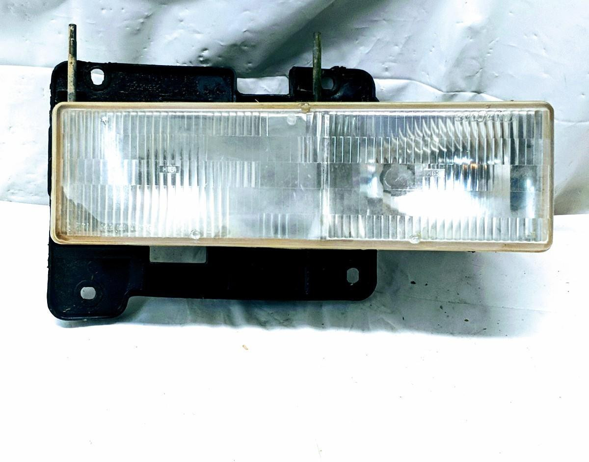 Chevrolet 15034930 1994-98 Tahoe Suburban RH Passenger Clear Headlight A... - $23.89
