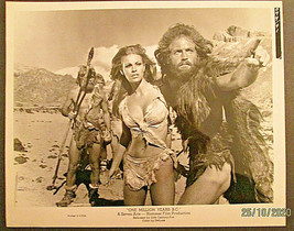 Raquel Welch: (One Million Years B.C.) Original Vintage 1966 Sexy Photo # 1 * - £155.24 GBP