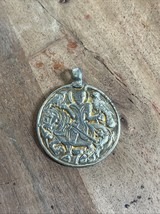 Old Antique Buwayhid Prince ‛Adud al-Dawla on a Medallion/ Pendant - $652.11 MXN