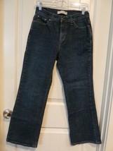 Levi&#39;s 512 Perfectly Slimming Woman&#39;s Boot Cut Medium Wash Jeans Size 10 - $17.81