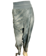 NWT Athleta Nolita Slim Tapered Printed Green Crop Pant Size 22 - $39.08 CAD