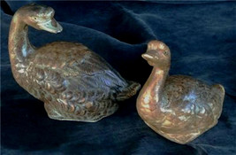 Set of 2 Ceramic Geese Figurines.  VERY GOOD CONDITION - £11.86 GBP