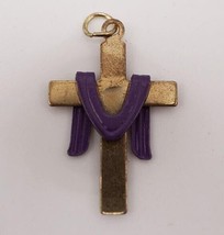 Religiös Jesus Kruzifix Kreuz Goldton Lila Drapierung Anhänger - £27.05 GBP